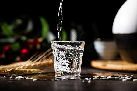 一眼辨真醇 解读白酒酒花中的品质密码